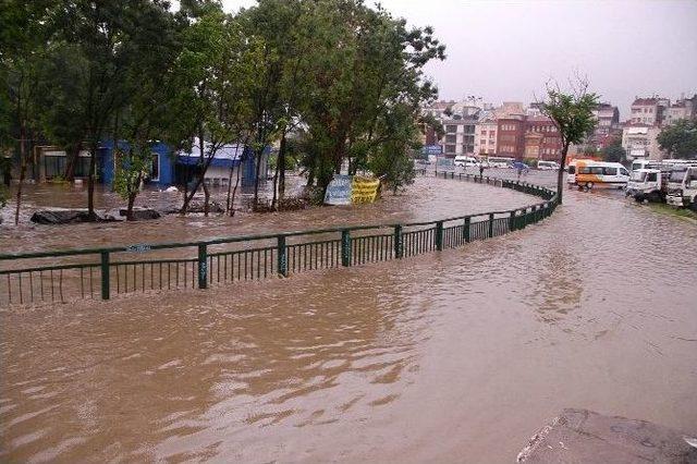 Başkan Nuhoğlu’ndan Kadıköy'de “denize Girmeyin'' Uyarısı