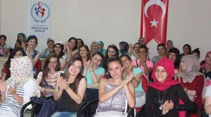 Gen&ccedil;lere Uyuşturucu Sunumu