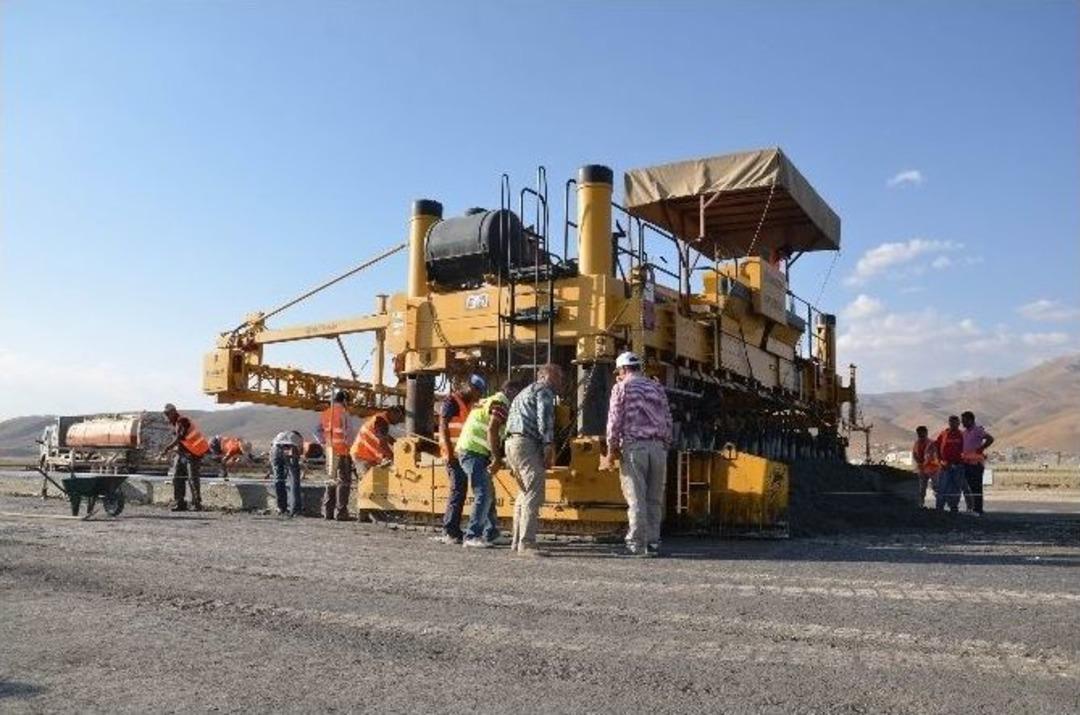 Y&uuml;ksekova Havalimanı&rsquo;nda &Ccedil;alışmalar S&uuml;r&uuml;yor