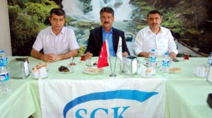 Sgk M&uuml;d&uuml;r&uuml; Ve Yardımcıları Basınla Bir Araya Geldi