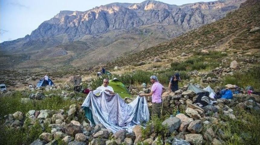Dağcılar Cilo Eteklerinde 3 G&uuml;n Kamp Kurdu