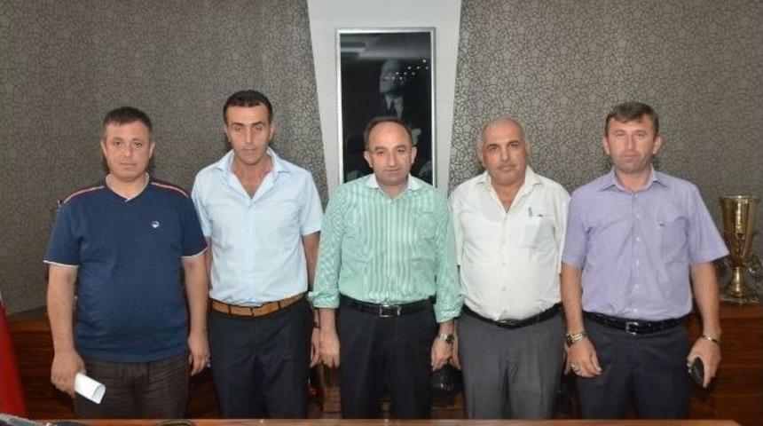 Yeni Dernekten Başkan &Uuml;z&uuml;lmez'e Ziyaret