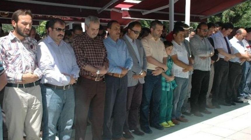 Katledilen M&uuml;sl&uuml;manlar İ&ccedil;in Gıyabında Cenaze Namazı