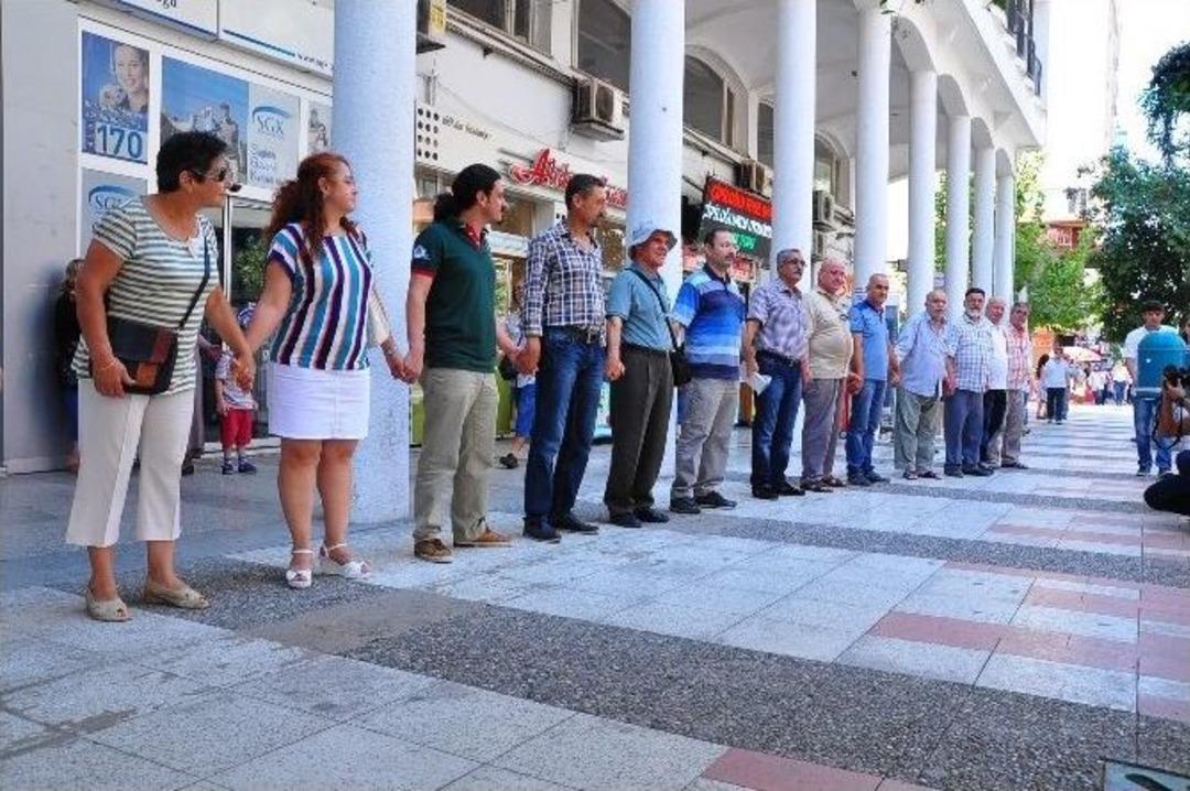 Beyazfil İ&ccedil;in İnsan Zinciri Oluşturuldu