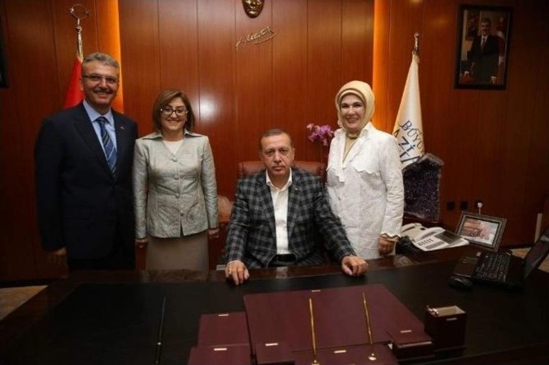 Başbakan Ve Cumhurbaşkanı Adayı Erdoğan&rsquo;dan Fatma Şahin'e Ziyaret