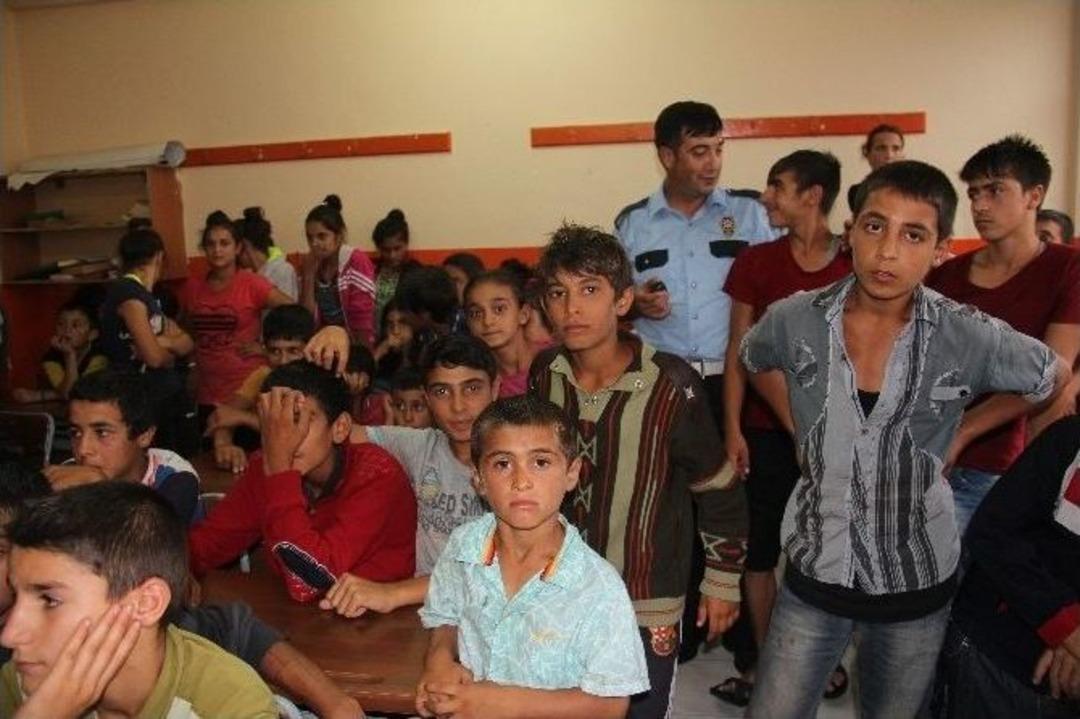 B&uuml;y&uuml;kleri Fındıkta, &Ccedil;ocukları Kursta