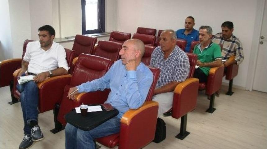 İzmit Belediyesi&rsquo;nde Kaldırım, Parke Ve Yol Tamirat İhalesi Yapıldı