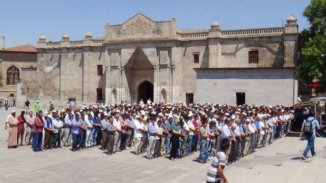 Aksaray’da Gıyabi Cenaze Namazı