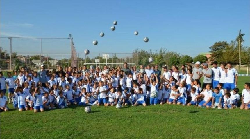 T&uuml;rkoğlu'nda Yaz Spor Okulu Coşkusu