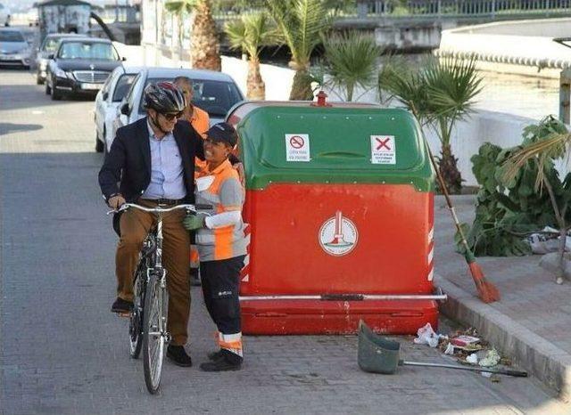 Karşıyakalı Başkan, Makam Aracına Değil Bisiklete Biniyor