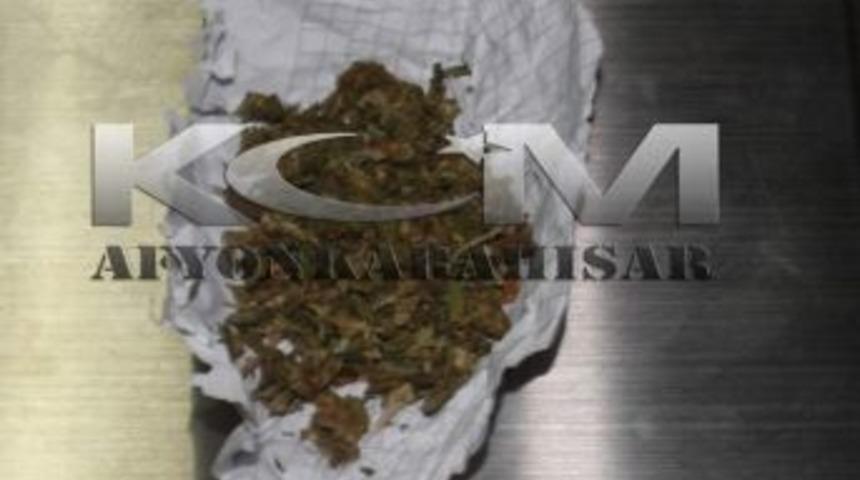 Afyonkarahisar&rsquo;da Polisten Esrar Ve Silah Operasyonu