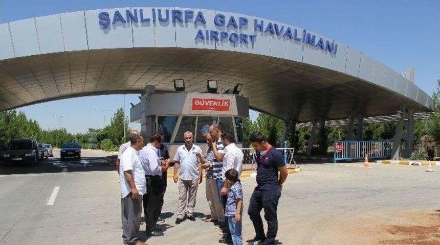 R&ouml;tar Yapan Şanlıurfa-istanbul U&ccedil;ağından Yolcular Mağdur Oldu