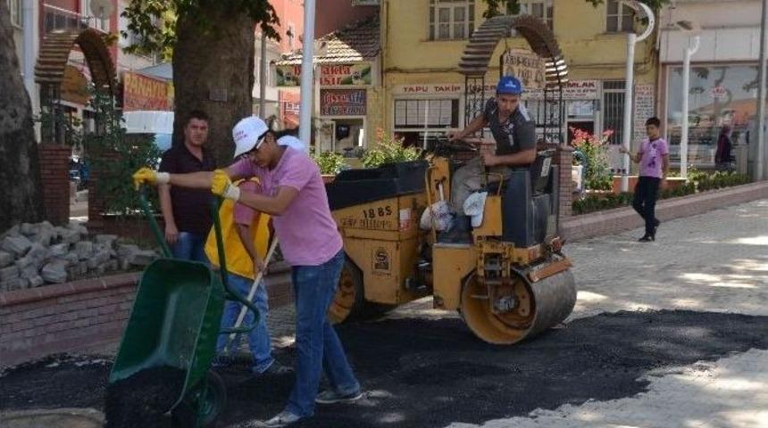 Bozulan Yollar Onarılıyor