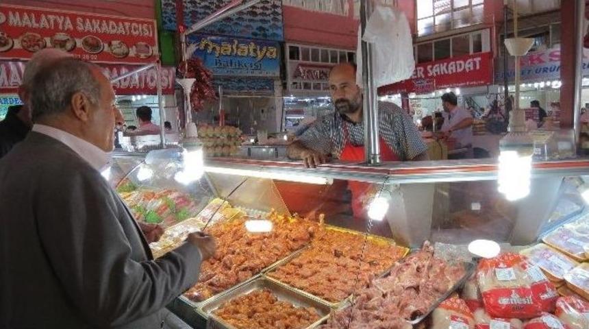 Milletvekili Şahin&rsquo;den Kasap Pazarı Esnafına Ziyaret