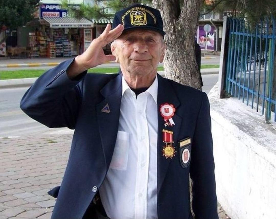 14 Yaşındaki &Ccedil;ocuk, Kore Gazisini Tornavidayla &Ouml;ld&uuml;rd&uuml;