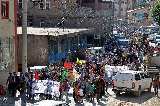 Şırnak'ta Binlerce Vatandaş Işid'in Katliamlarını Protesto Etti
