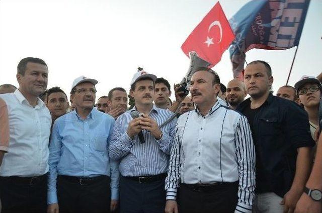 Erdoğan Gönüllüleri Desteklerini Yürüyerek Gösterdi