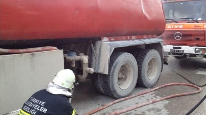 Balatalarından Tutuştu