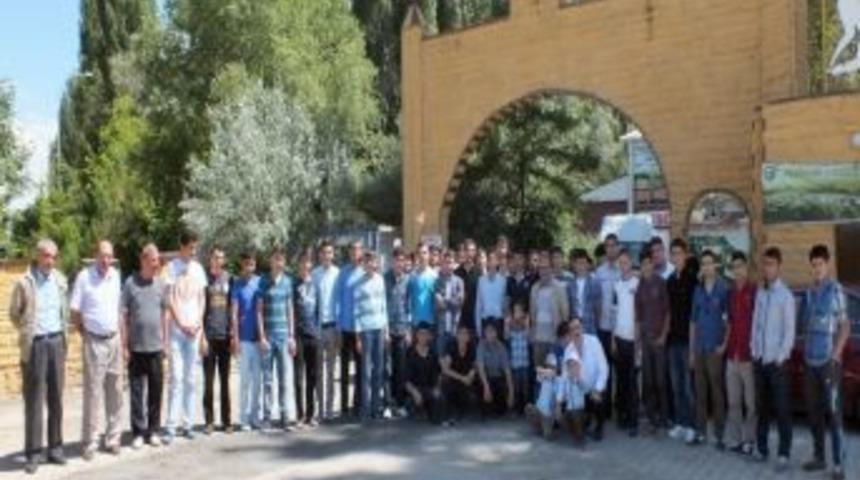 Başkan Sertoğlu, Pasinler'de &Ouml;ğrencileri Ağırladı