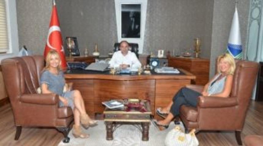 Yonca Evcimik&rsquo;ten &Uuml;z&uuml;lmez&rsquo;e Ziyaret