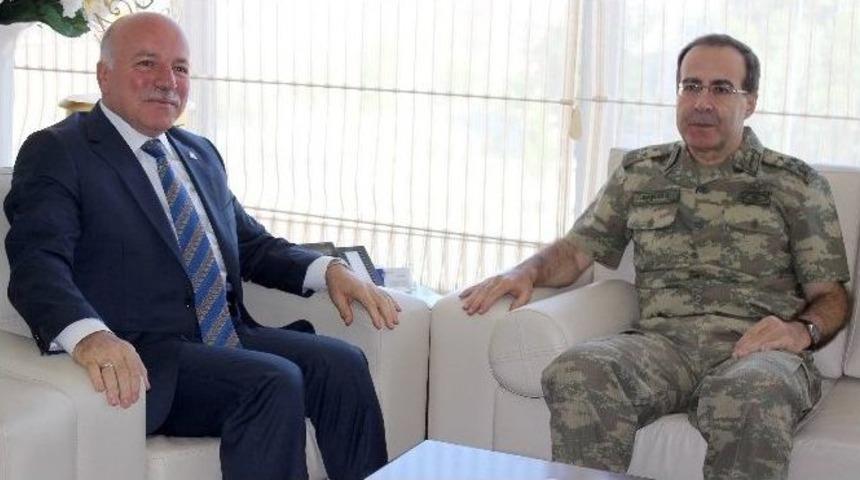 Başoğlu Paşa'dan Başkan Sekmen'e Veda Ziyareti