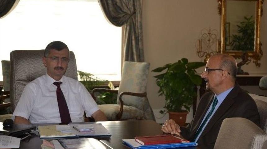 Vali Bektaş Misafirlerini Ağırladı