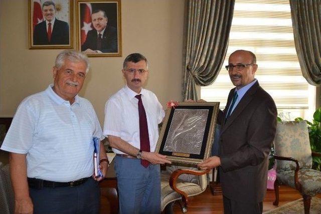 Vali Bektaş Misafirlerini Ağırladı