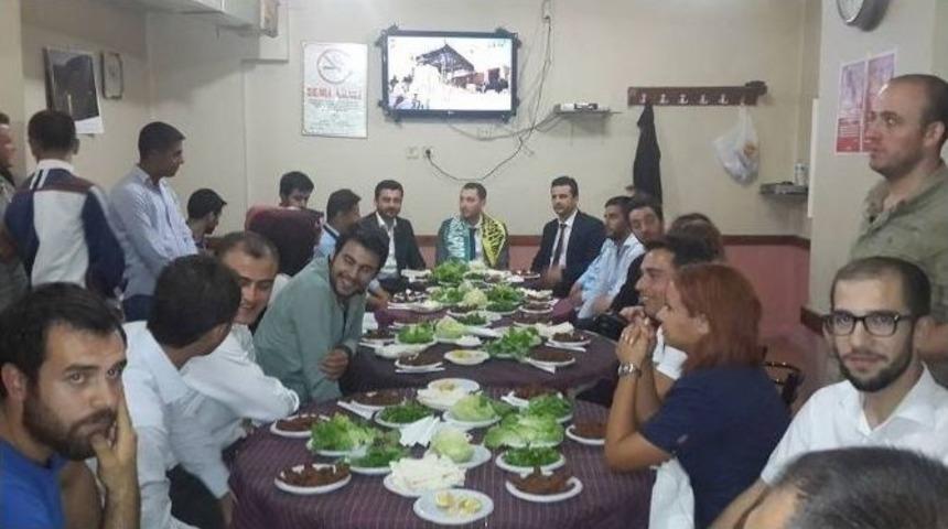 Ak Partili Gen&ccedil;ler Gen&ccedil;lik Kolları Başkanını Ağırladı