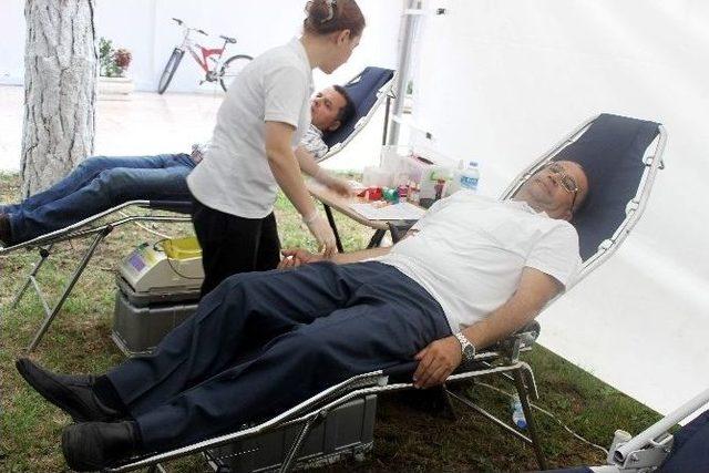 Ulus'ta Kan Bağış Kampanyası Düzenlendi
