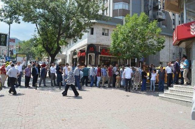 Bursalılar Erdoğan’a Olan Güvenlerini Bağışlarla Gösteriyor