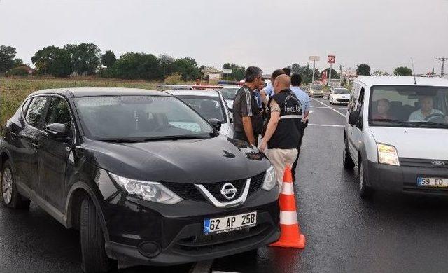 Dur İhtarına Uymayan Kadın Sürücü Ortalığı Birbirine Kattı