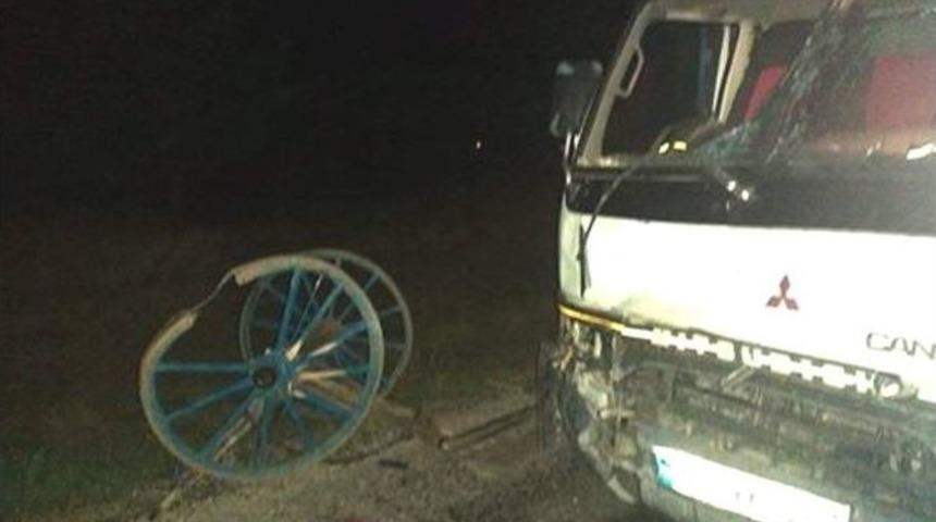 Afyonkarahisar&rsquo;da Kamyonet İle At Arabası &Ccedil;arpıştı, 1 Kişi Ağır Yaralandı