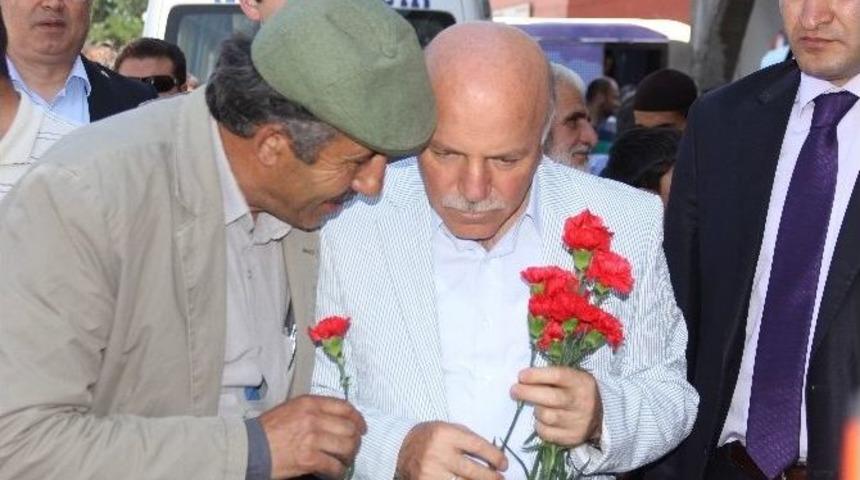 Başkan Sekmen Ve Milletvekili Akdağ, Mahallebaşında Esnaf Ziyaretinde Bulundu