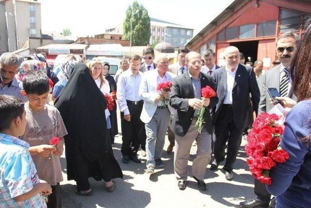 Başkan Sekmen Ve Milletvekili Akdağ, Mahallebaşında Esnaf Ziyaretinde Bulundu