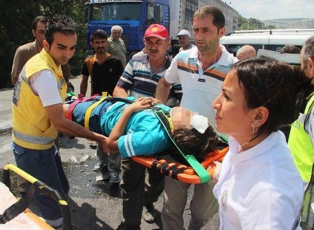 Samsun'da Zincirleme Trafik Kazası: 2 Yaralı