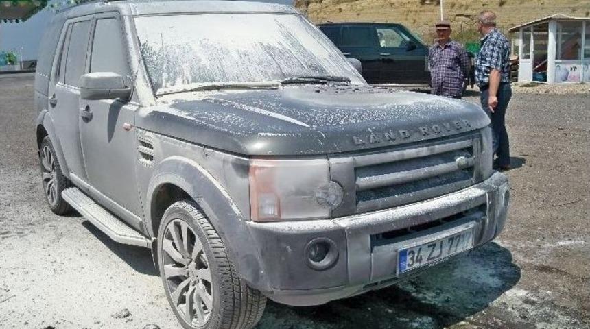 Akaryakıt İstasyonunda Park Halindeki Cip Alev Aldı