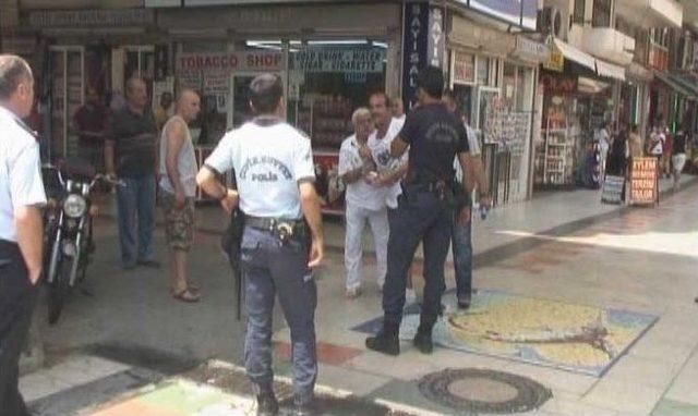 (özel Haber) Alkollü Adamı Yere Seren Turist Güvenlik Kamerasında