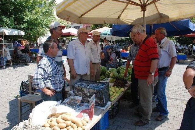 Ali Sarıbaş Pazarcı Esnafını Ziyaret Etti