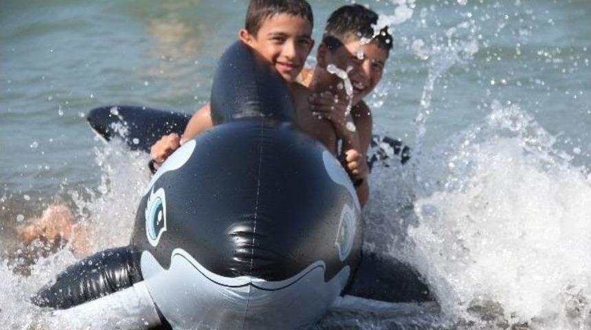 Vatandaşlar Sahillere Akın Etti