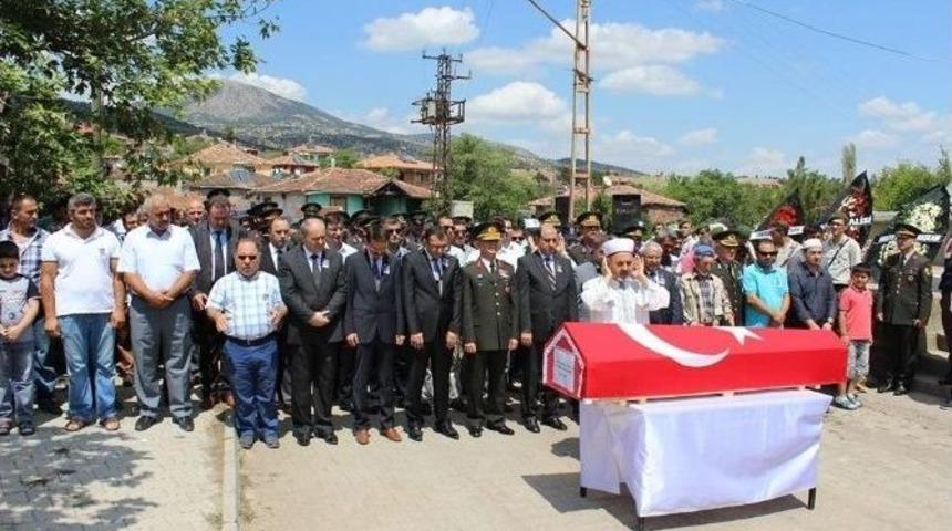 Kalp Krizinden &Ouml;len Uzman Onbaşı Defnedildi