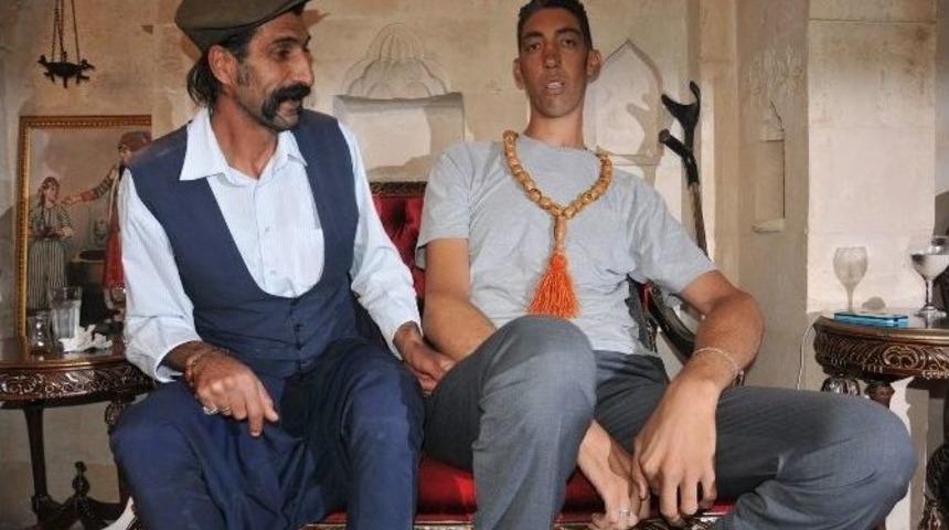 D&uuml;nyanın En Uzun Adamının Ayakkabıları Almanya'dan