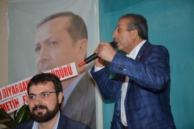 Bakan Eker’den Bayrak İndiren Zanlının Yakalanması İle İlgili Açıklama