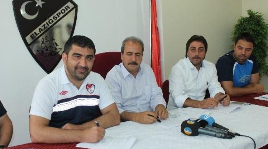 &Uuml;mit &Ouml;zat, Elazığspor'a İmzayı Attı