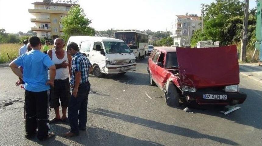 Otomobil İle Minib&uuml;s &Ccedil;arpıştı