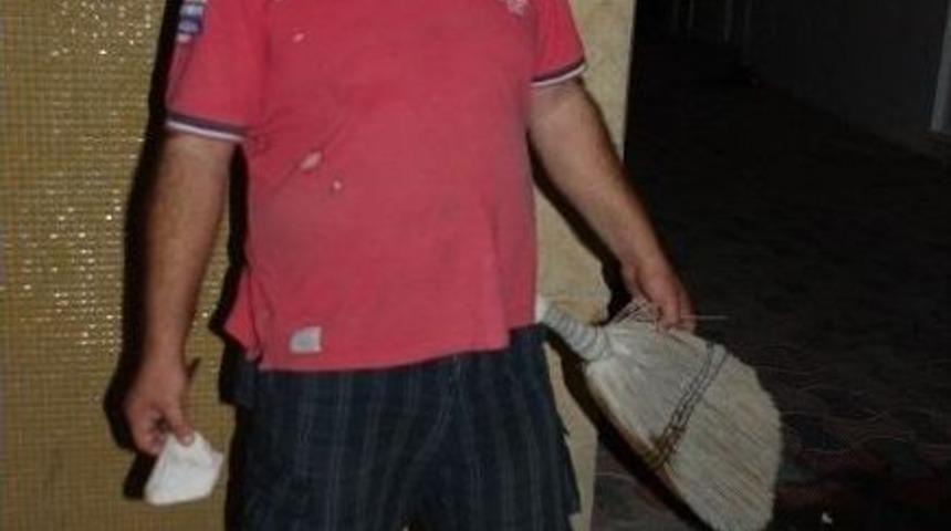 İskenderun&rsquo;da Polis, Vatandaşın &Uuml;zerine S&uuml;p&uuml;rge Ve Taş Atanların Peşine D&uuml;şt&uuml;