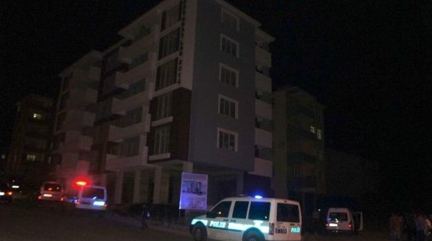 Asans&ouml;r Boşluğuna D&uuml;şen İnşaat İş&ccedil;isi Hayatını Kaybetti