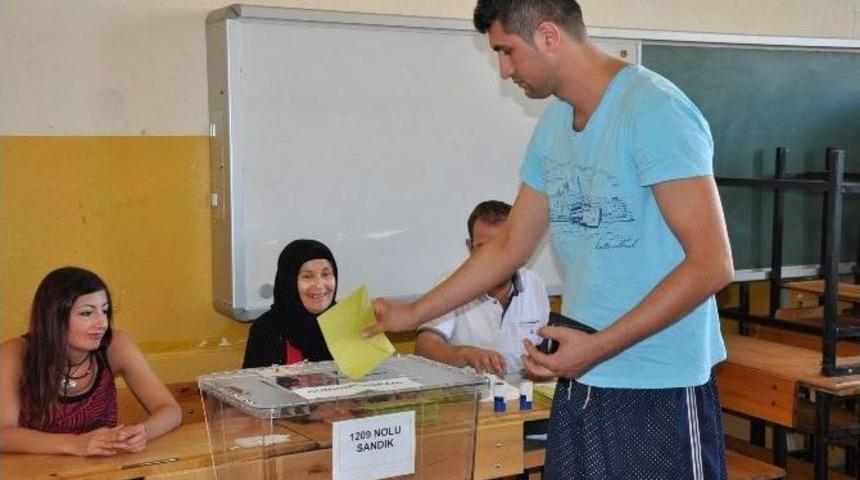 Konya&rsquo;da Oy Verme İşlemi Başladı