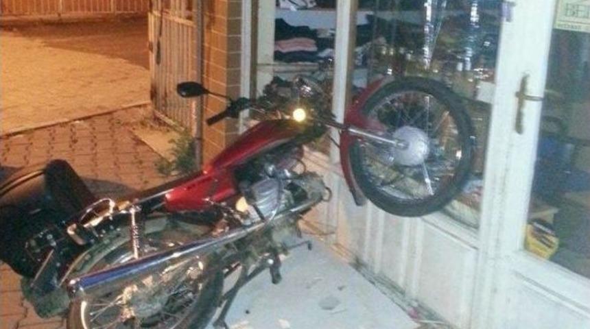 Motosikletle İşyerine Girdi