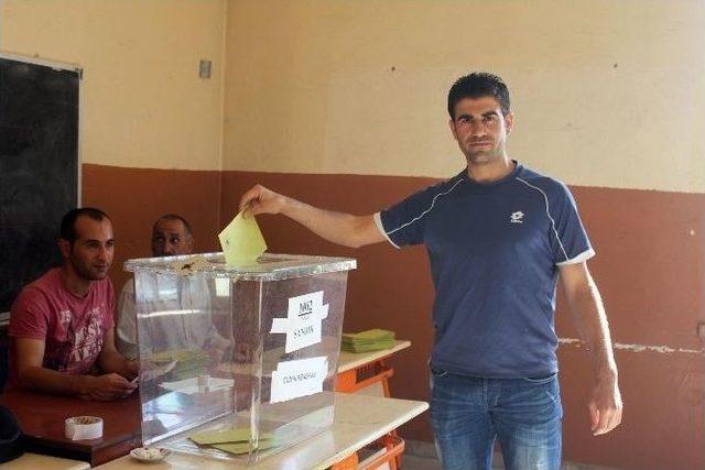 Ağrı’da Cumhurbaşkanlığı İçin Halk Sandık Başında