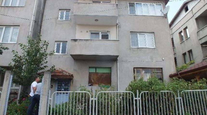 Kocasıyla Tartışan Kadın Balkondan Atladı